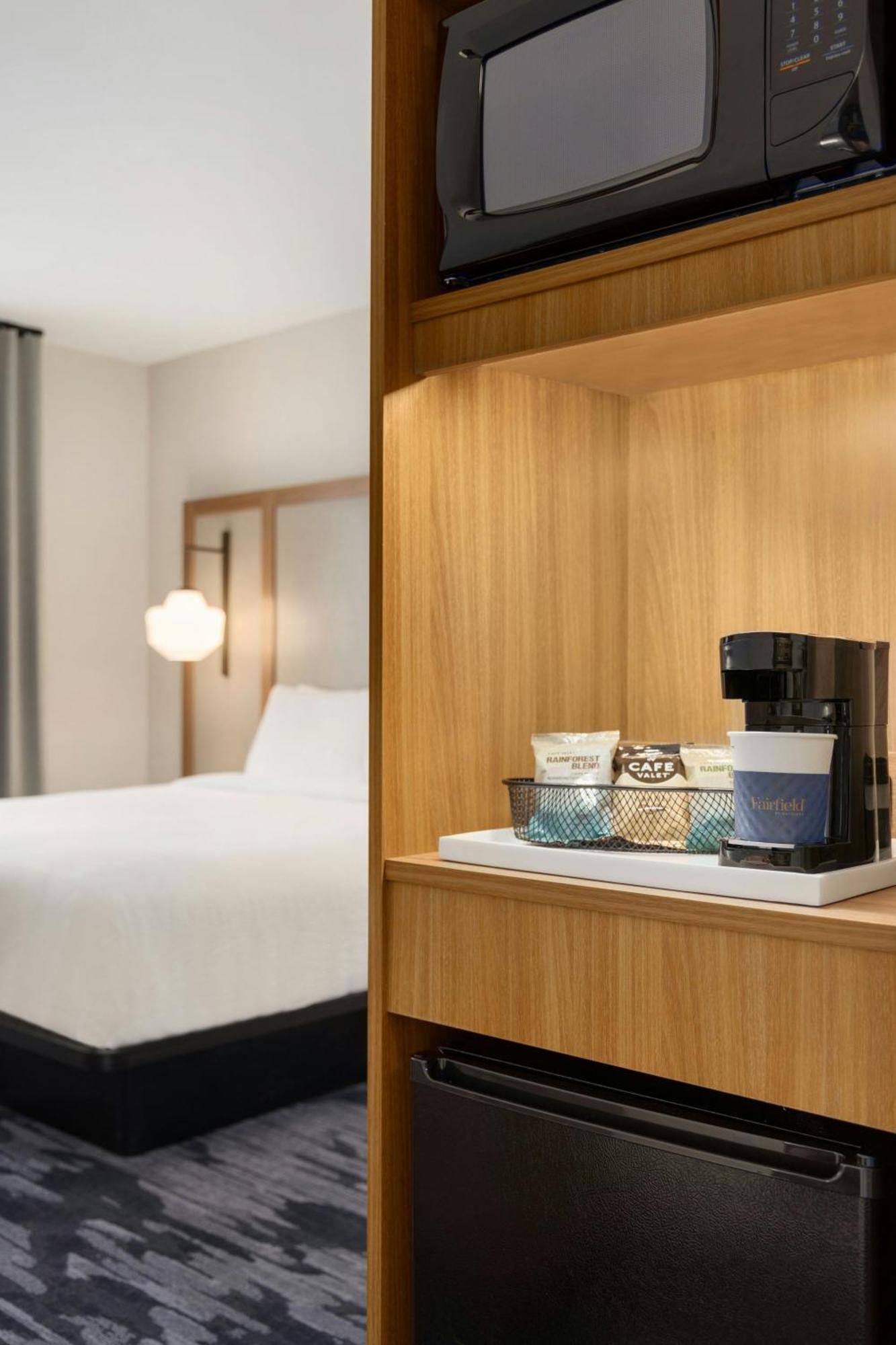 Fairfield By Marriott Inn & Suites Рокуэй Экстерьер фото